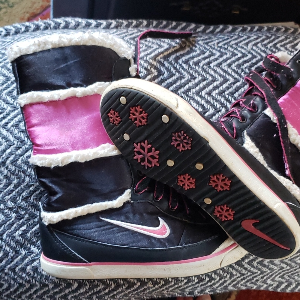 Chils size 13c Nike boots with watershield